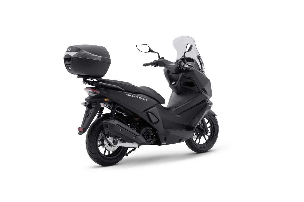  Kymco lancia il nuovo scooter Skytown 125